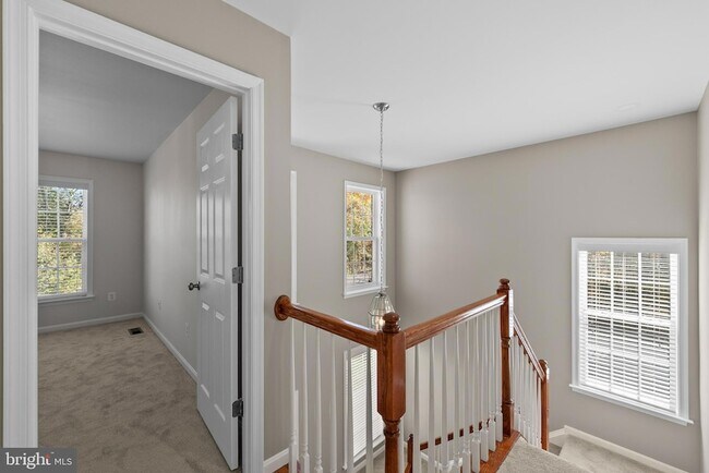 Building Photo - 7722 Yalta Way