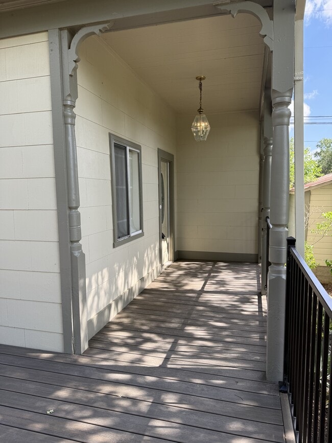 Building Photo - 116 S Arroyo Seco St