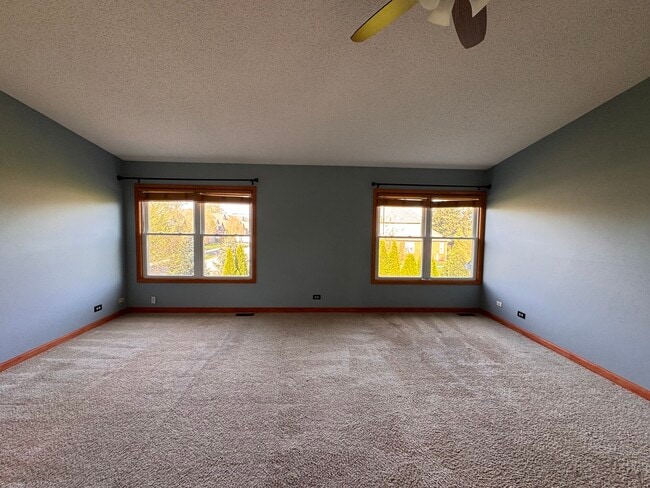 Building Photo - 1661 Estate Cir