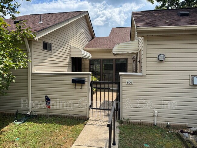 Primary Photo - 801 Laurel Hill Dr