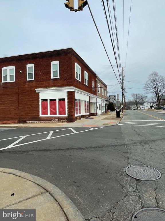 Building Photo - 7701 Park Ave