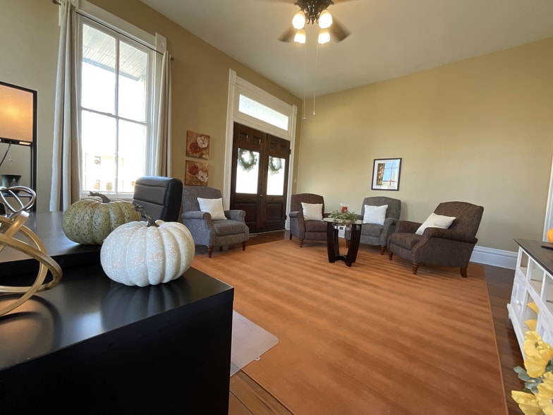 common area - 1116 Main St