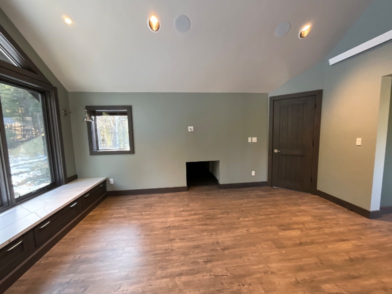 Building Photo - 245 Twin Bridges Rd