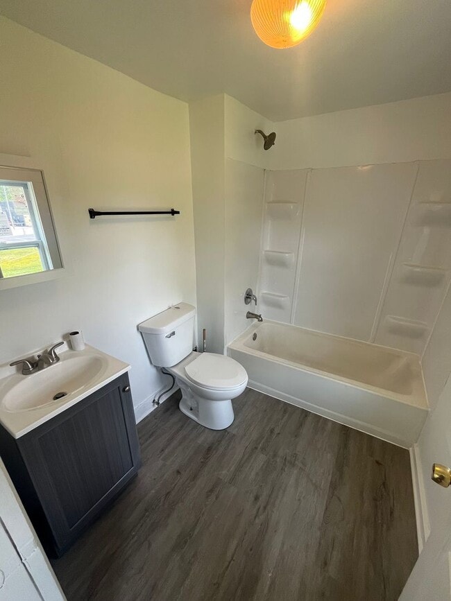 Building Photo - Charming 3-bedroom home, Section 8 Accepted
