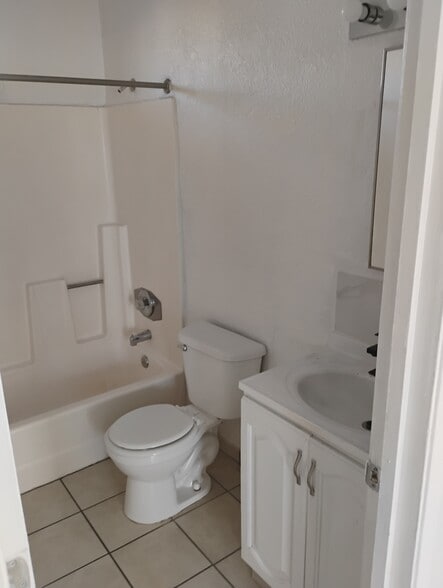 Building Photo - 3233 W Melvin St