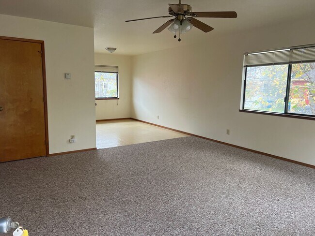 Building Photo - 820park