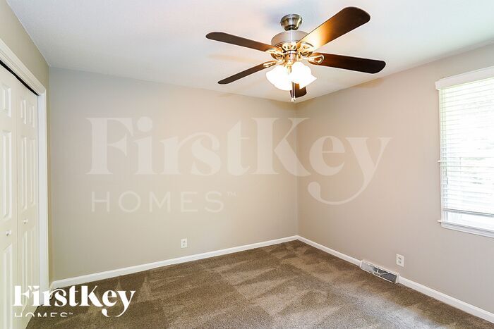 Building Photo - 2270 Provo Dr