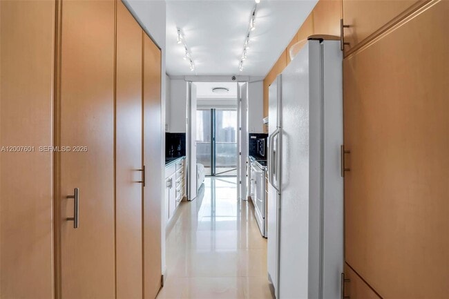 Building Photo - 19707 Turnberry Way