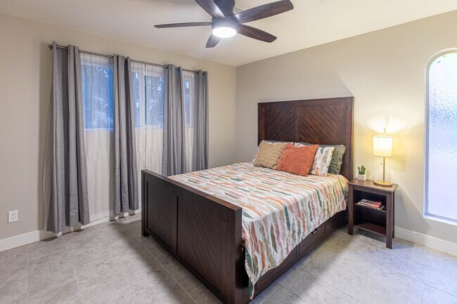 Building Photo - 2812 S Mill Ave