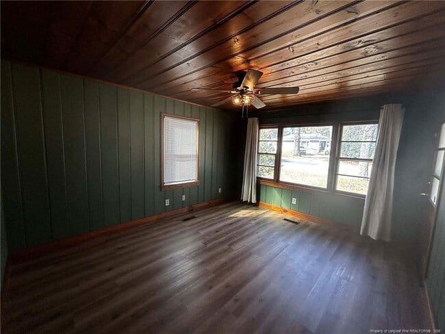 Building Photo - 1000 Ivy Rd