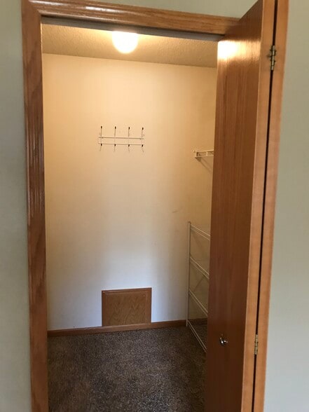 Building Photo - 14179 Plymouth Ave