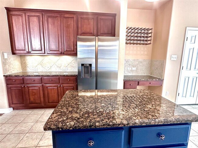 Building Photo - 10200 Channel Island Dr