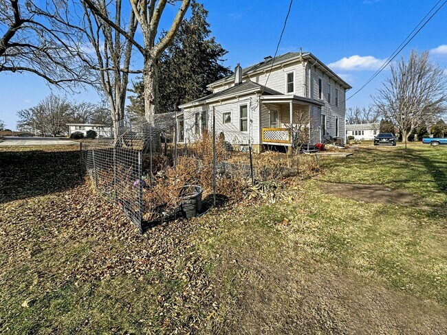 Building Photo - 6801 Lexington Ave