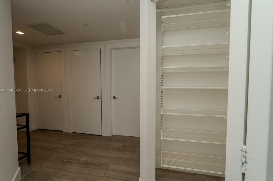 Building Photo - 500 Brickell Ave
