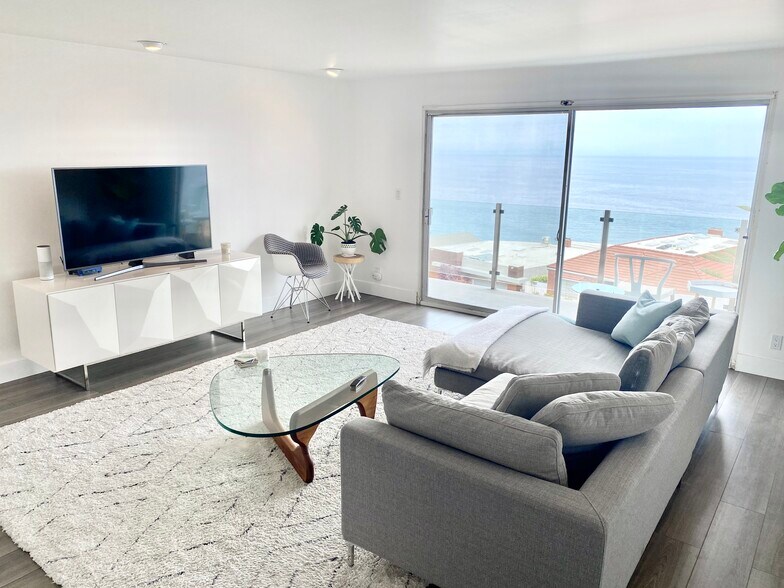 Building Photo - 18203 Coastline Dr