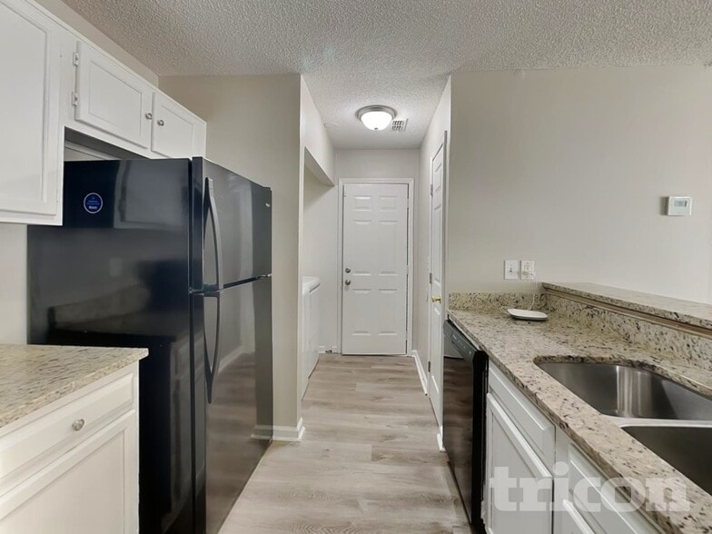 Building Photo - 3547 Lehigh Way