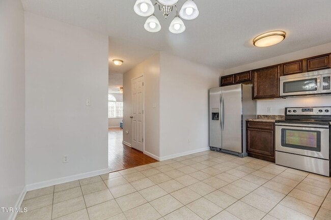 Building Photo - 119 Amanda Ln