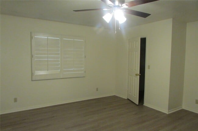 Building Photo - 2428 Pso Cisne