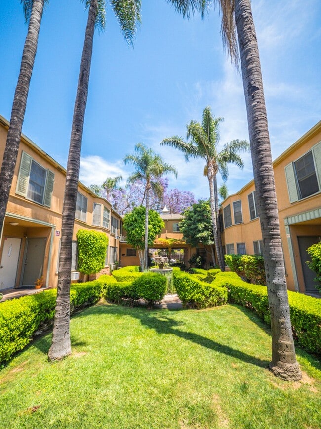 Building Photo - 1801 N. Garfield Pl