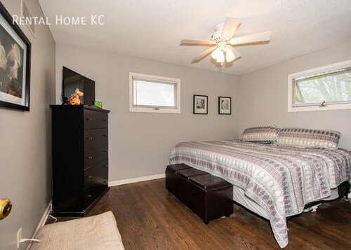 Building Photo - Remodeled Ranch w/Fin Bsmt Fenced Yard in ...