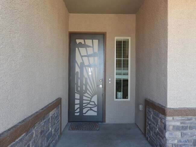 Building Photo - 3 Bedroom 2 Bathroom