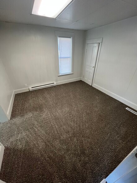 Building Photo - 604 W Mt Morris St