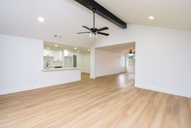 Building Photo - 1815 Mustang Springs Dr