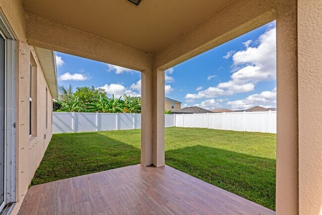 Building Photo - Annual Unfurnished Rental