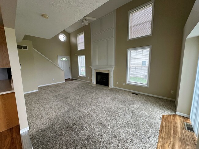 Building Photo - 703A Sunflower St