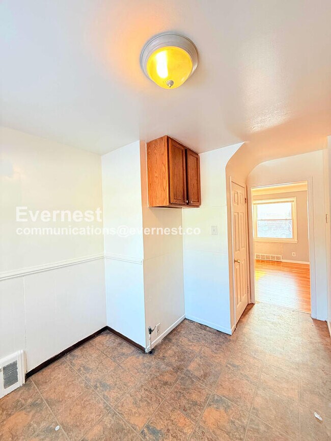 Building Photo - 17143 Ontario St