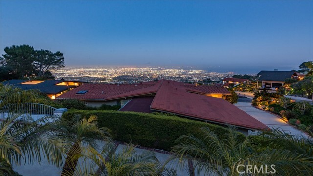 Building Photo - 30047 Knoll View Dr