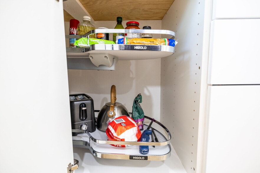 Building Photo - 321 N Gertruda Ave