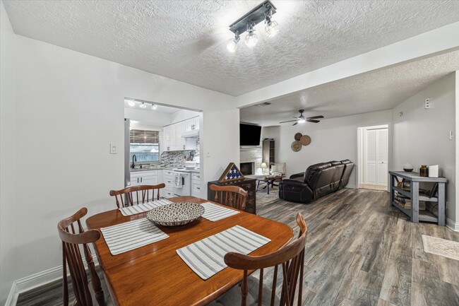 Building Photo - 5618 Village Way Dr.