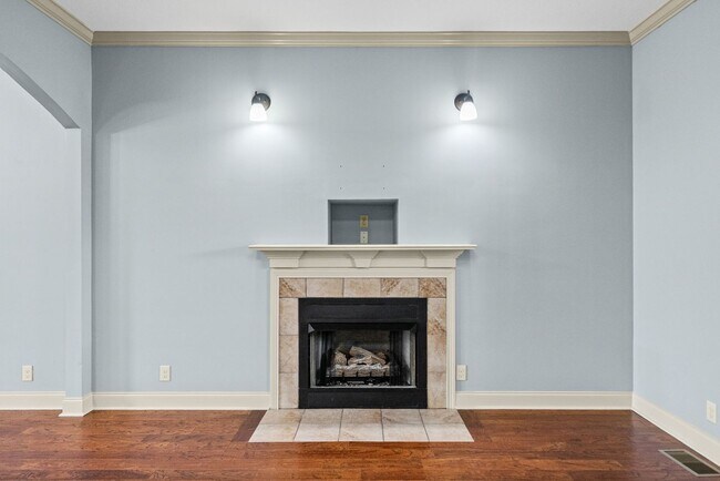 Building Photo - 3 Bedroom 2 Bath Pet Friendly Home For Rent!