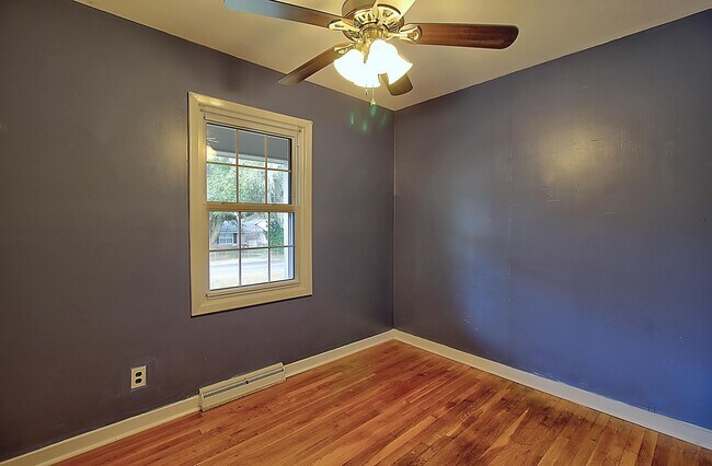 Building Photo - 135 Clay St