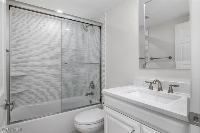 Building Photo - 832 Tanbark Dr