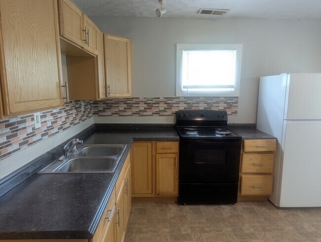 Building Photo - 122 Rolling Acres Dr