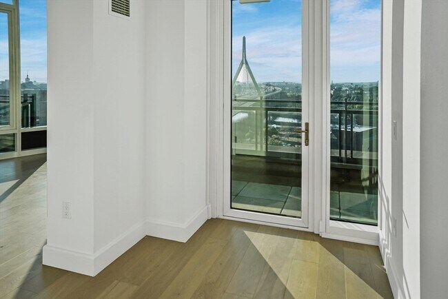 Building Photo - 100 Lovejoy Pl