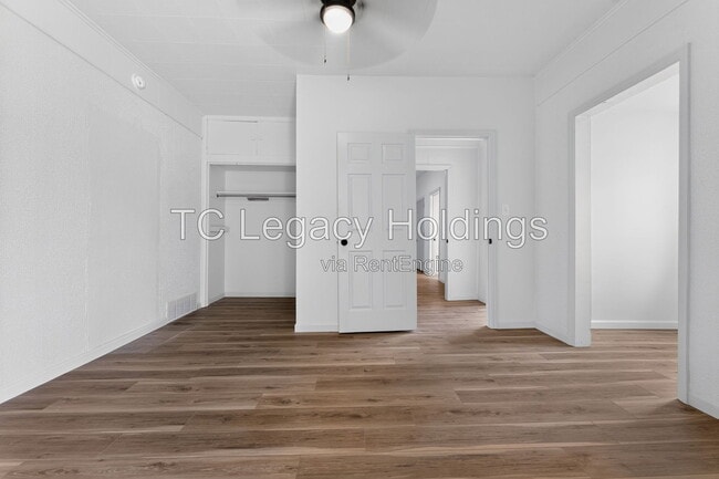 Building Photo - 87 Crisfield St