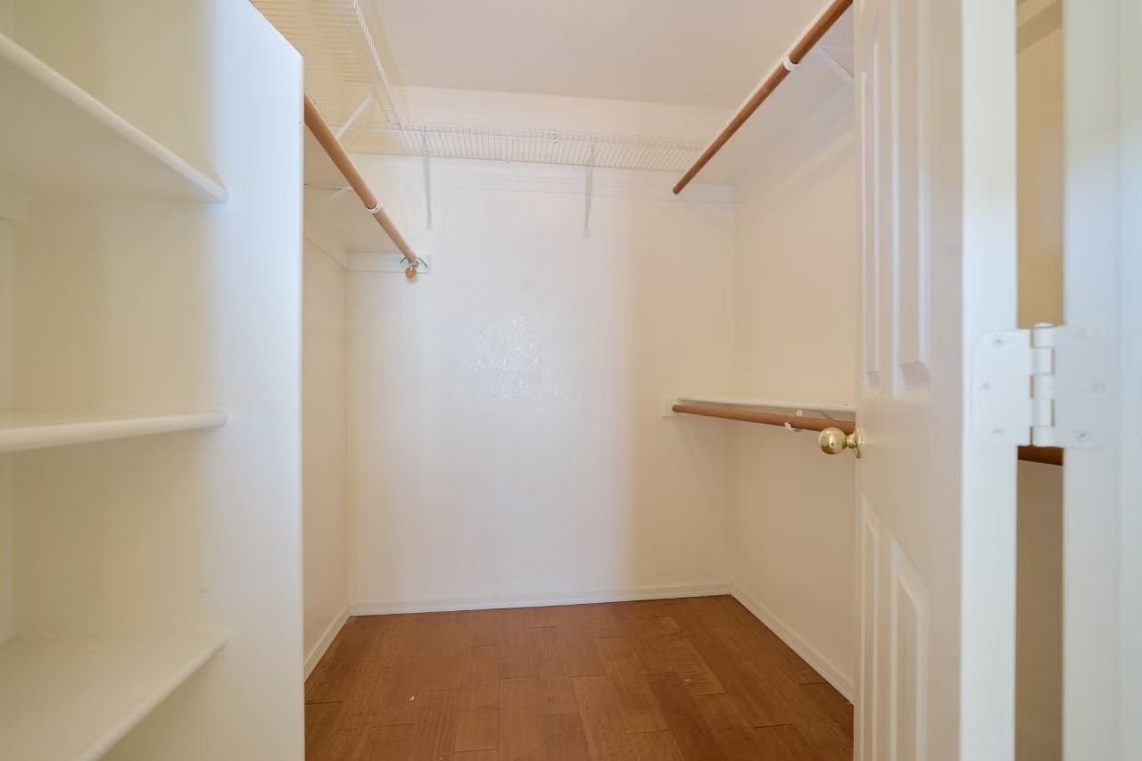 Building Photo - 1317 N Palmsprings Dr
