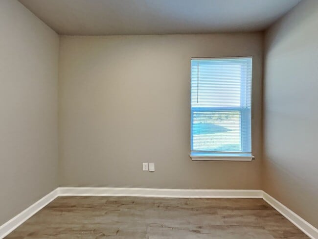Building Photo - 3 BR/2BA | Newly Renovated Single Family Home | 1-Car Covered Parking | Gated backyard