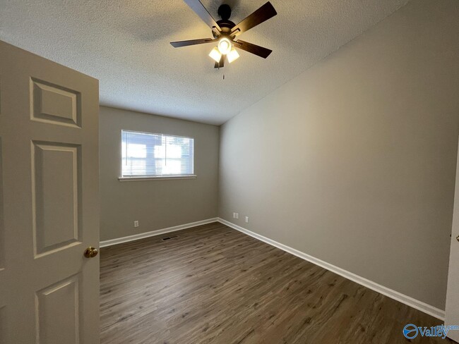 Building Photo - 1085 Stones Throw Dr NW