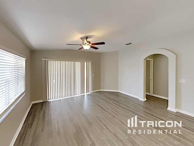 Building Photo - 3418 Thistledown Ln