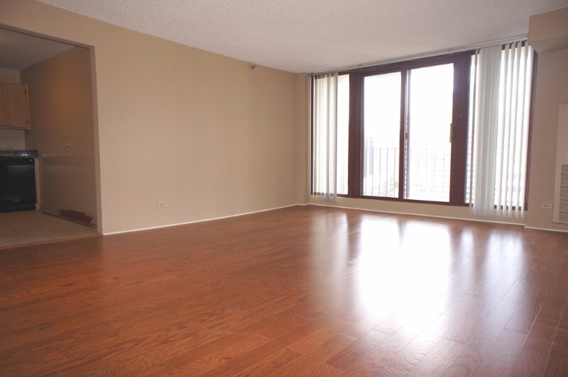 Building Photo - 200 N Dearborn St