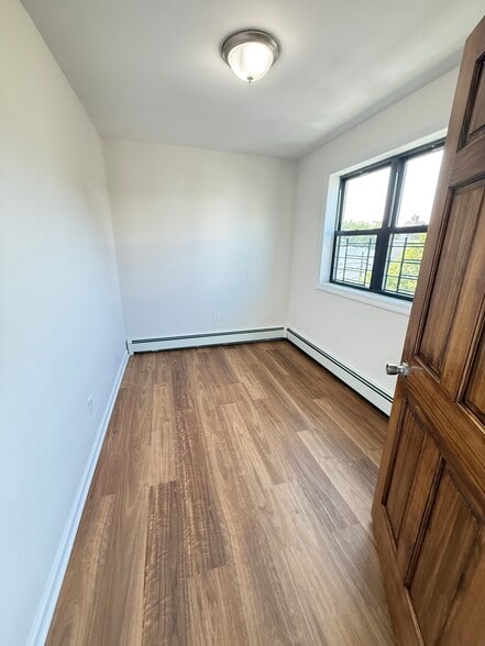 Building Photo - 1207 30th Dr