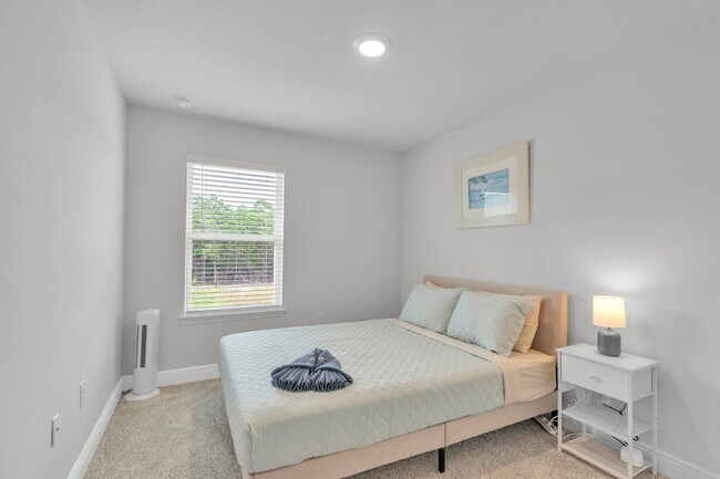 Building Photo - 5724 Sandy Walk St