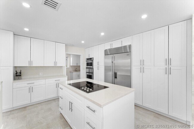 Building Photo - 18 Nurmi Dr