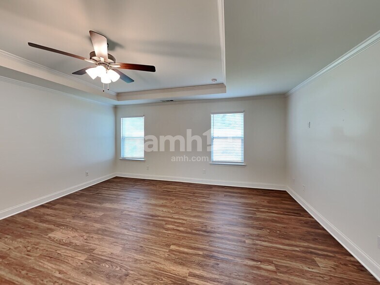 Building Photo - 2050 Brook Enclave Trail