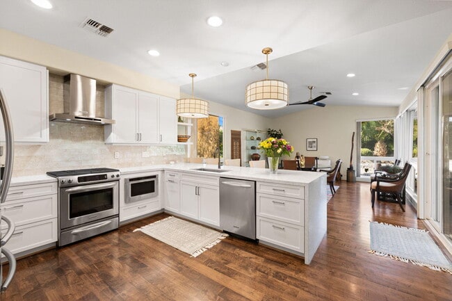 Building Photo - 49105 Casa Del Rio