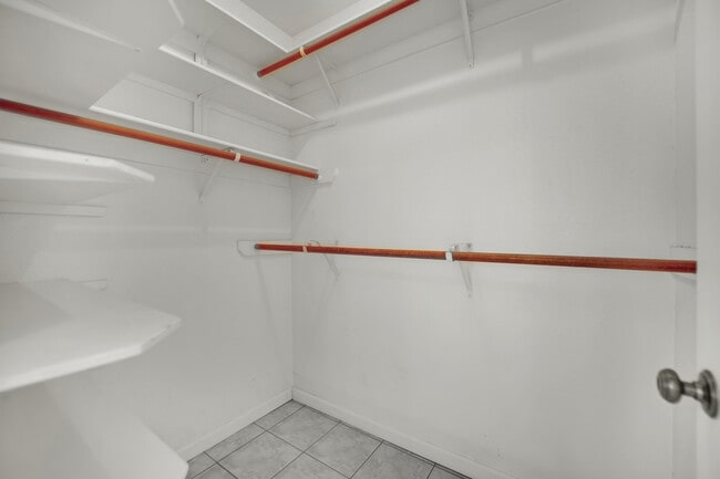 Building Photo - 1250 Shadow Ln